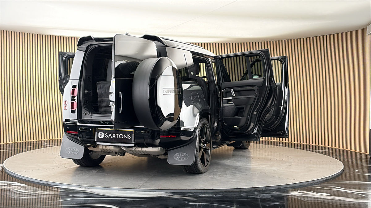 More views of Land Rover Defender 110