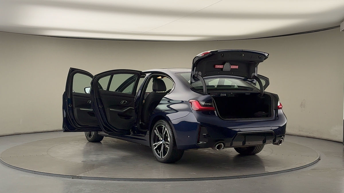 BMW 3 Series Image 23