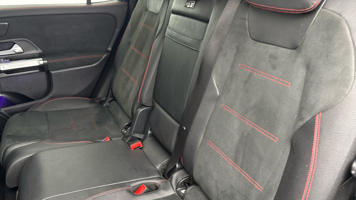 Mercedes-Benz GLB Image 8