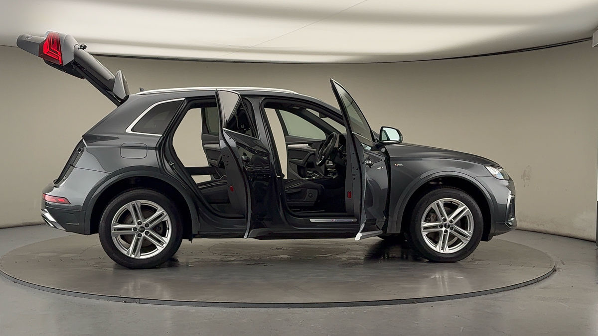 More views of Audi Q5