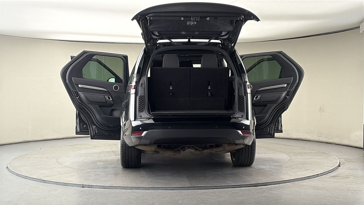 More views of Land Rover Discovery