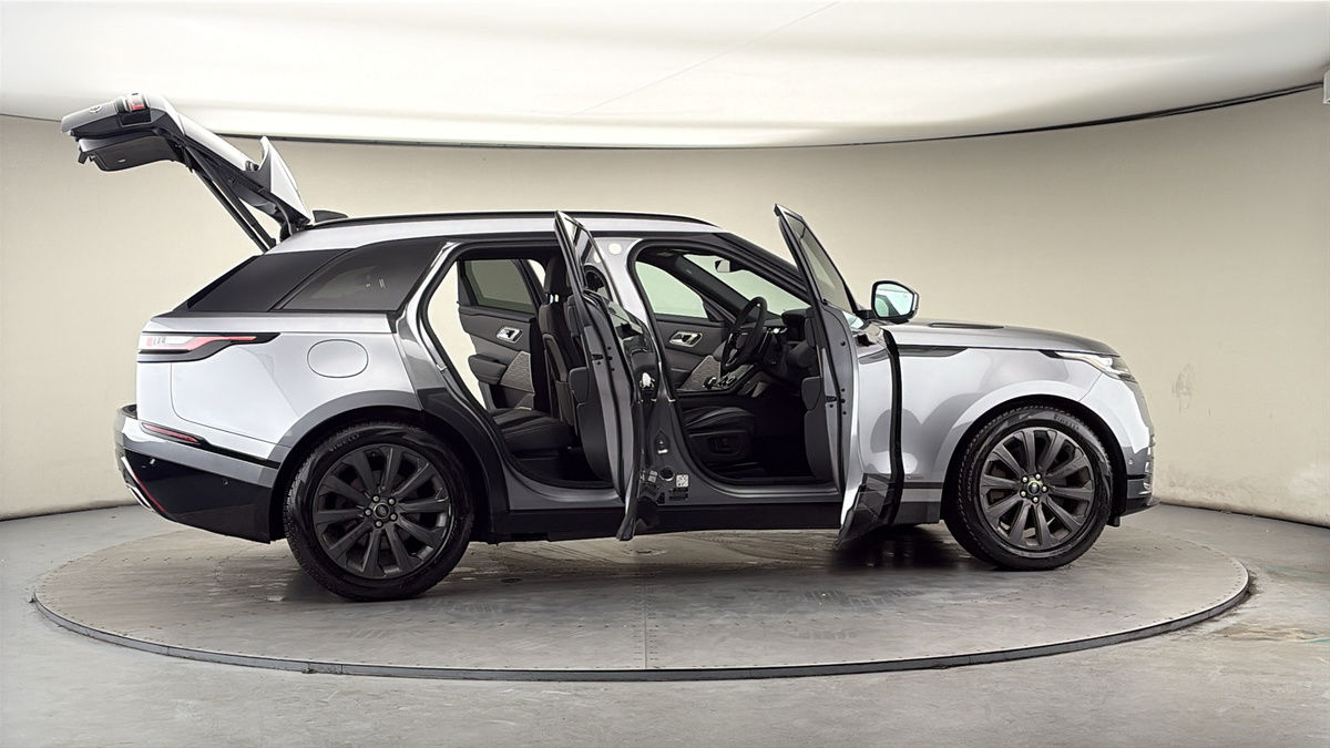 More views of Land Rover Range Rover Velar