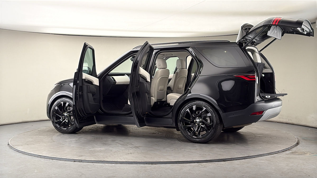 More views of Land Rover Discovery