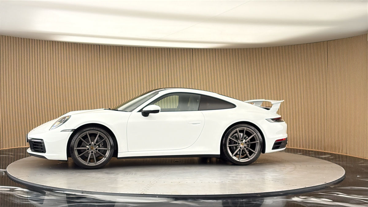 More views of Porsche 911