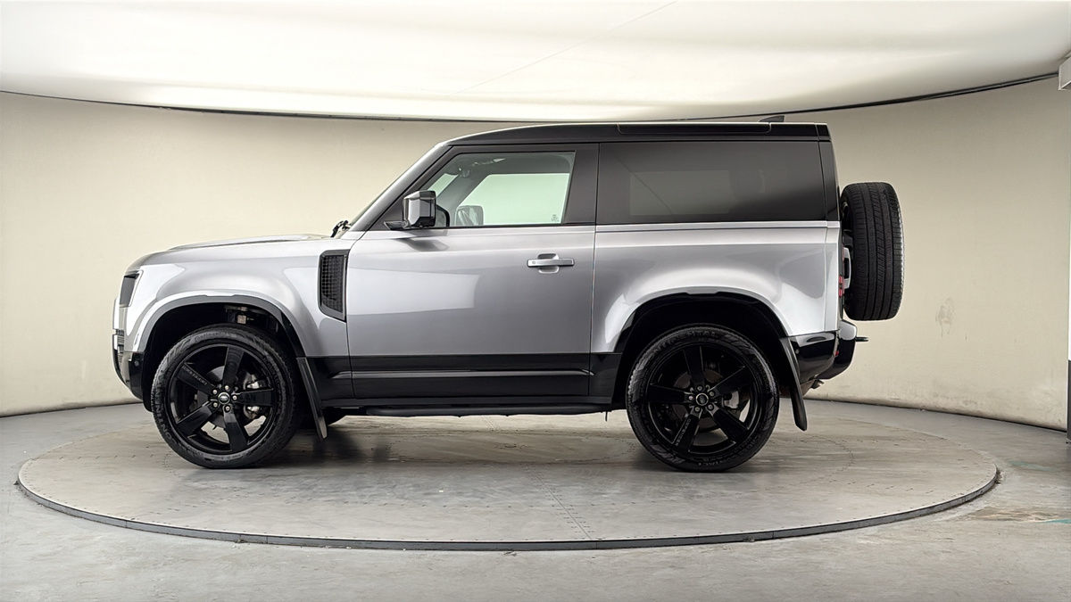 More views of Land Rover Defender 90