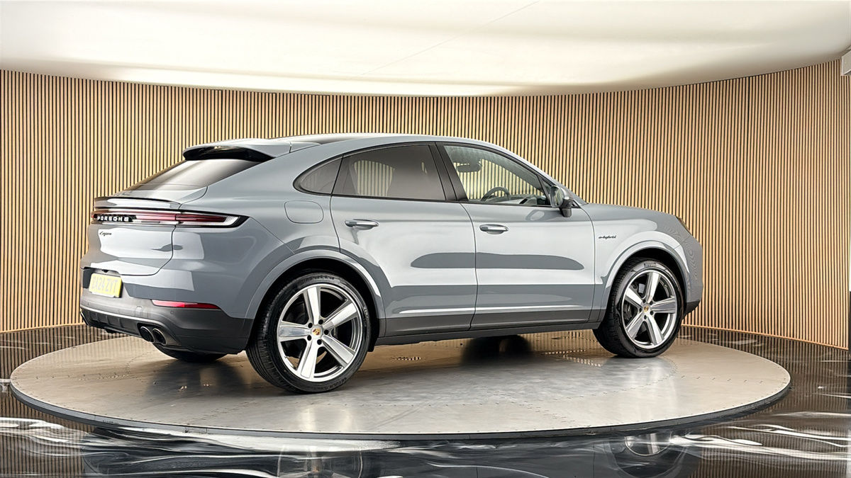 More views of Porsche Cayenne