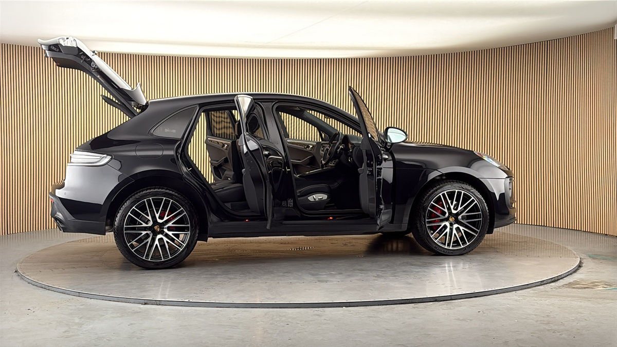 More views of Porsche Macan