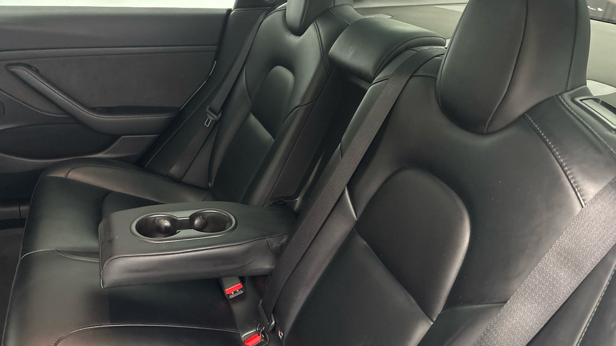 Tesla Model 3 Image 9