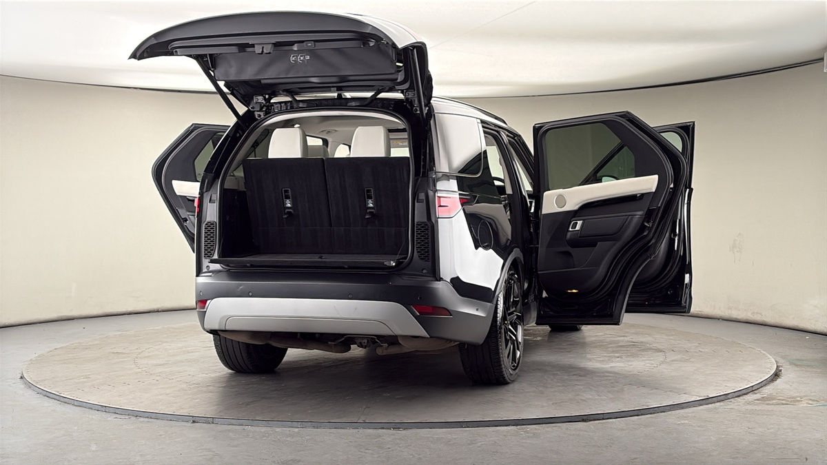 More views of Land Rover Discovery