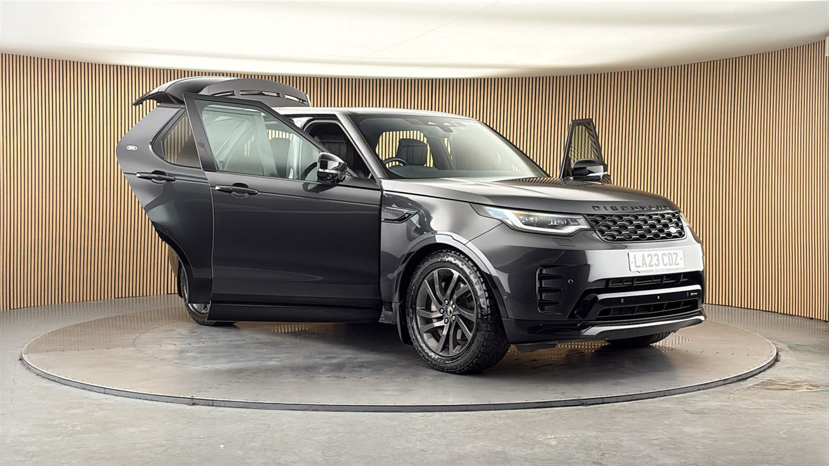 More views of Land Rover Discovery