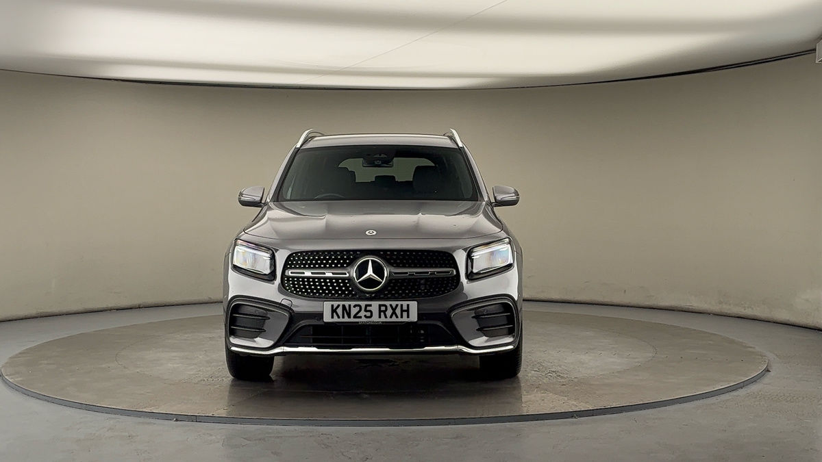 Mercedes-Benz GLB Image 3