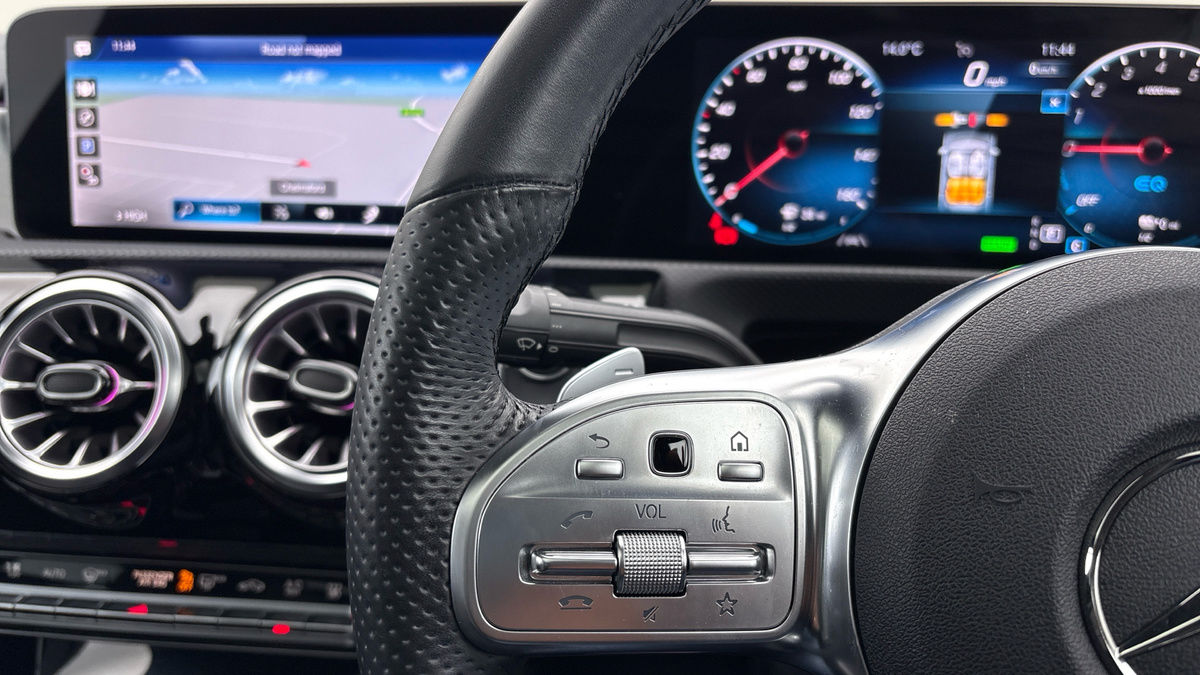 Mercedes-Benz CLA Image 13