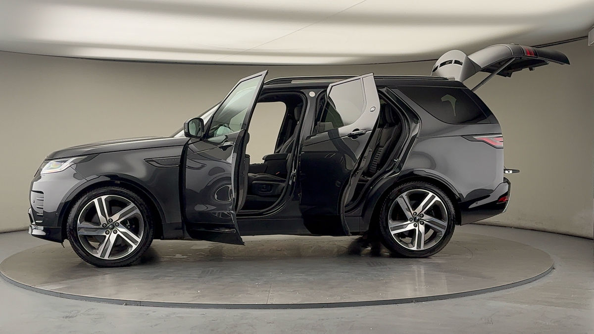 More views of Land Rover Discovery