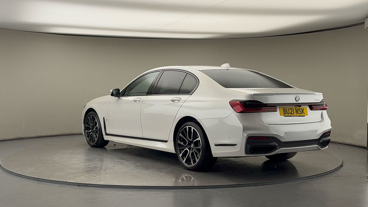 BMW 7 Series Image 2