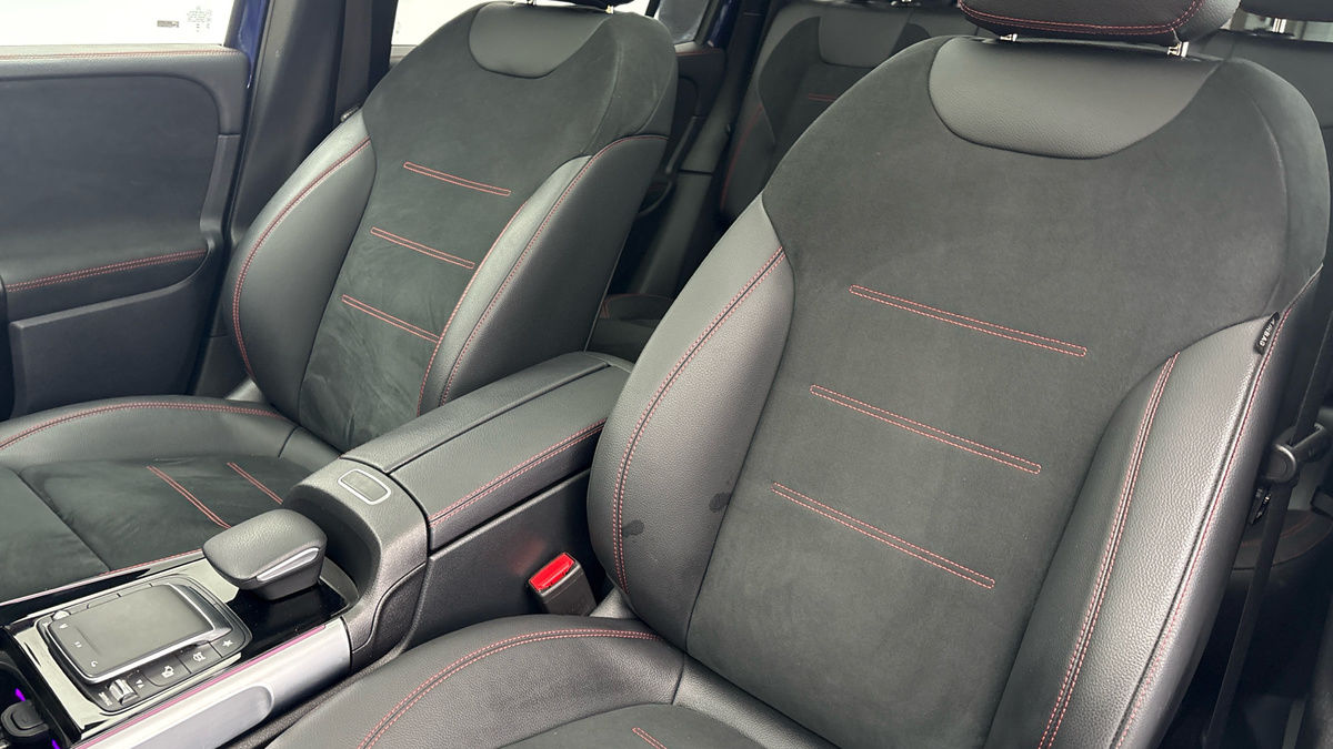 Mercedes-Benz GLB Image 7