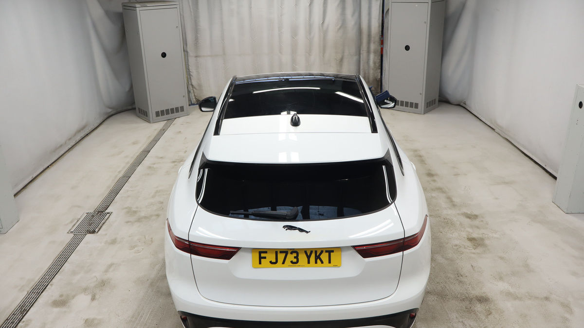 Jaguar F-PACE Image 8