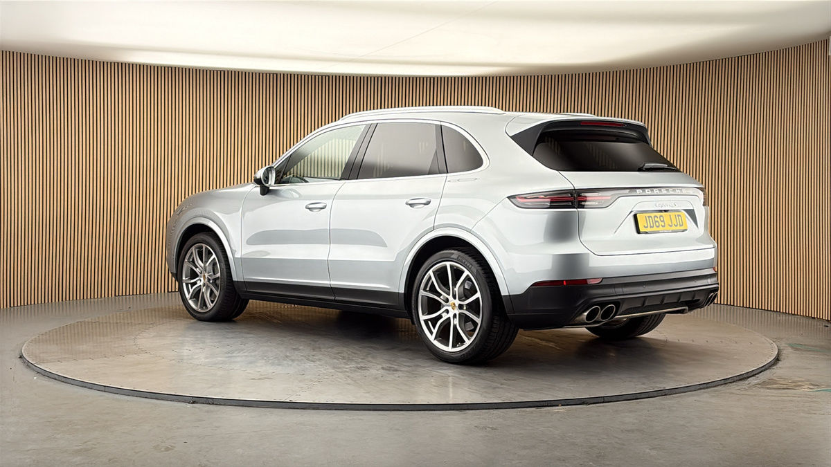 More views of Porsche Cayenne