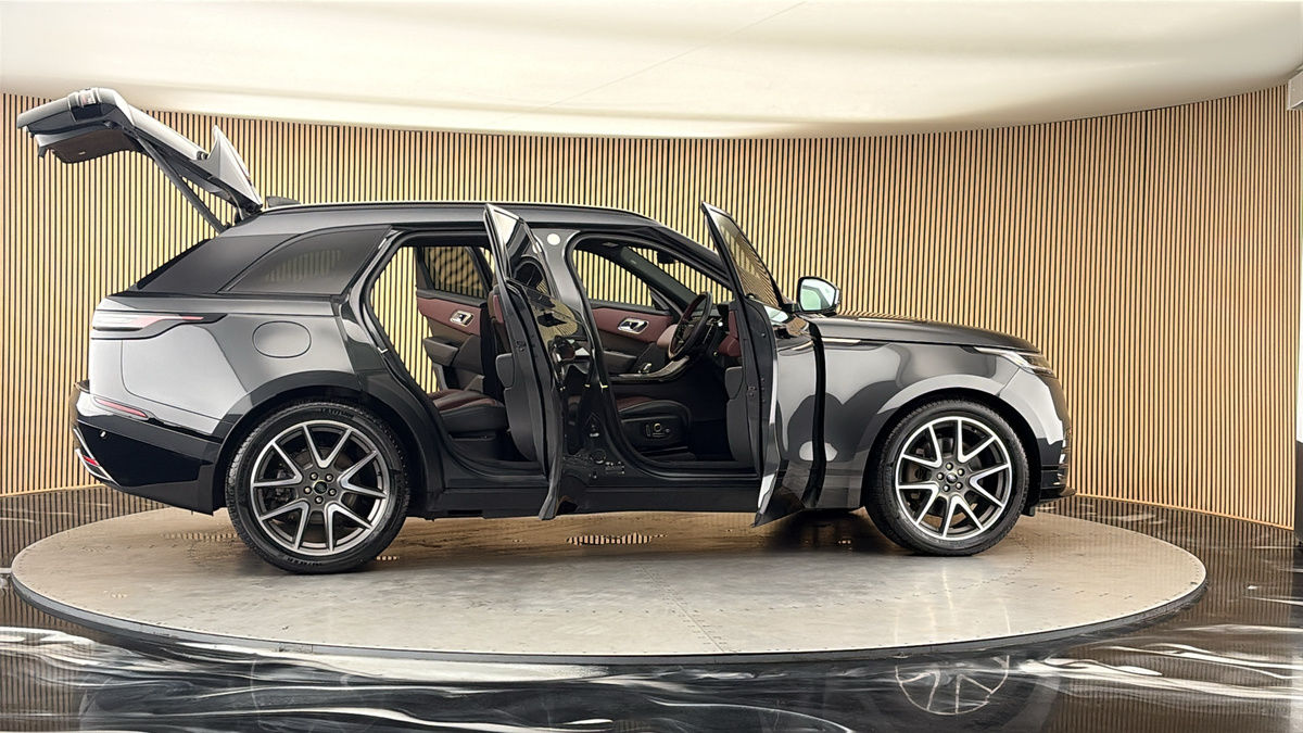 More views of Land Rover Range Rover Velar