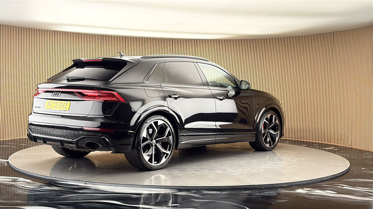 Audi RSQ8 Image 21