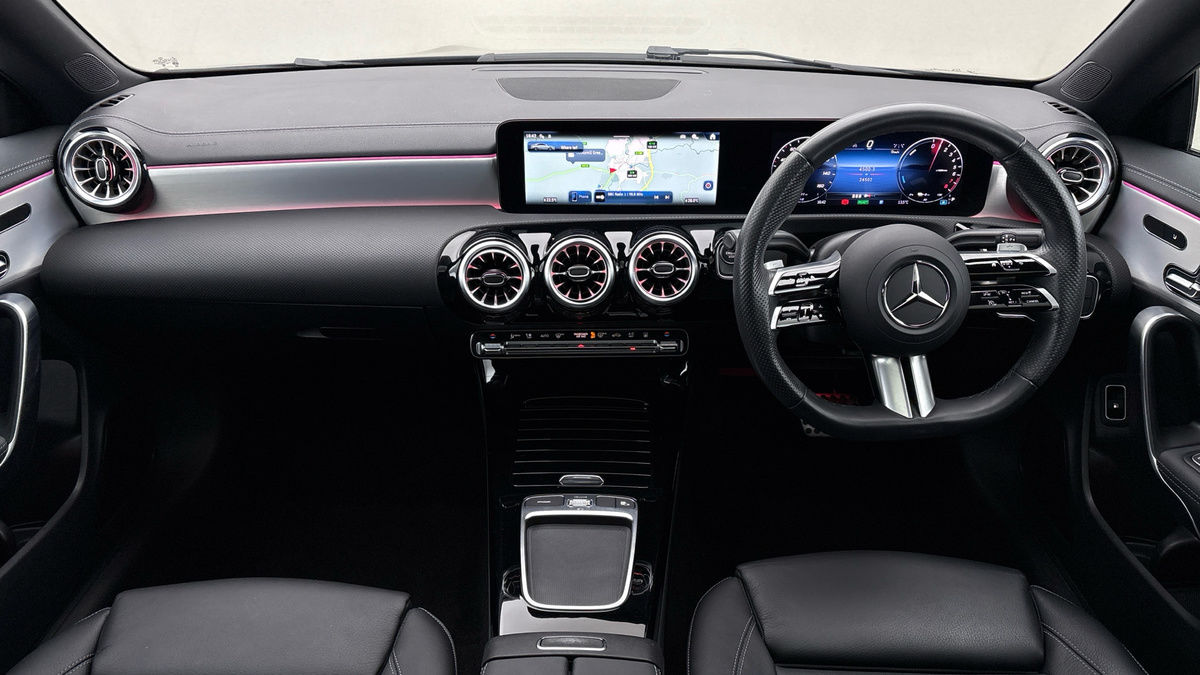 Mercedes-Benz CLA Image 12
