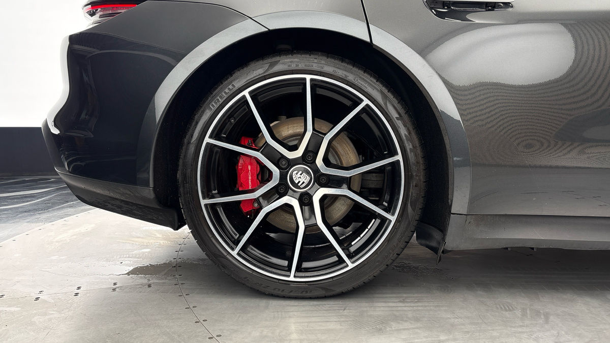 Porsche Taycan Image 10