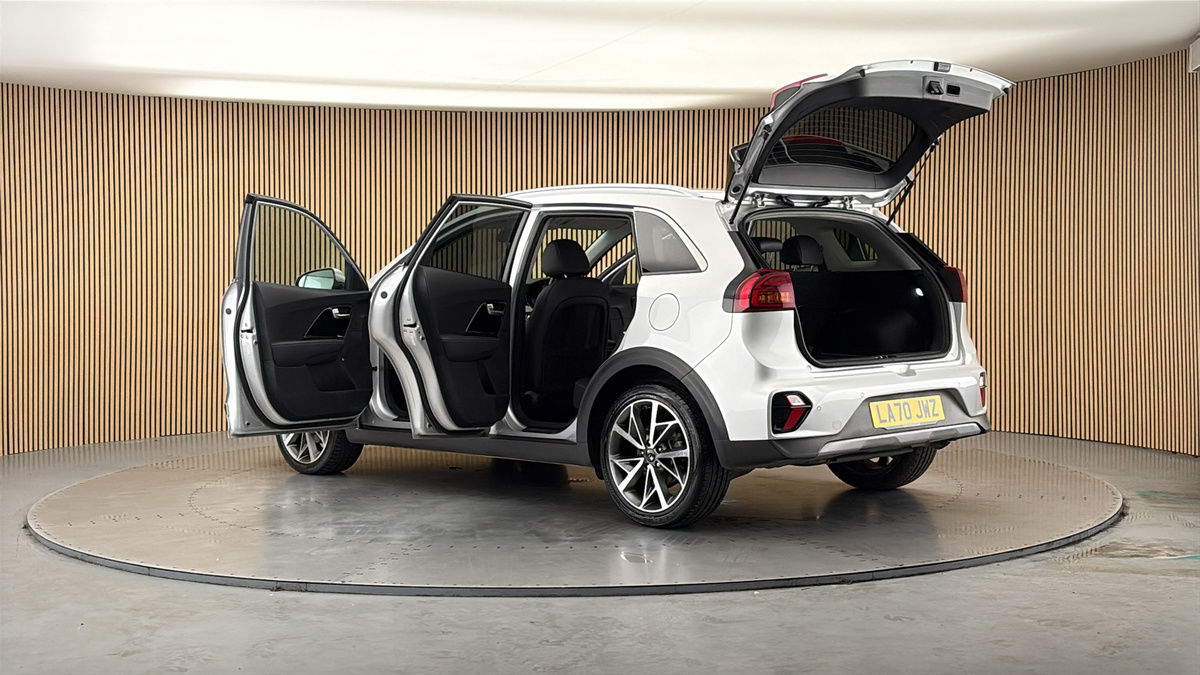 More views of Kia Niro