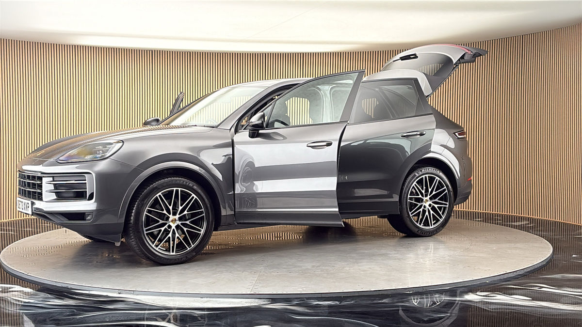 More views of Porsche Cayenne