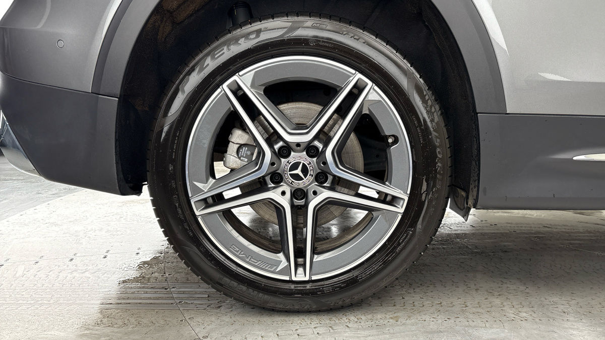 Mercedes-Benz GLB Image 10