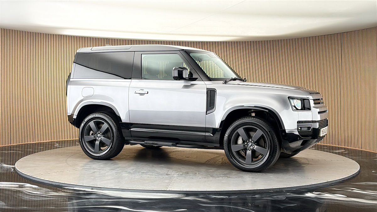 More views of Land Rover Defender 90