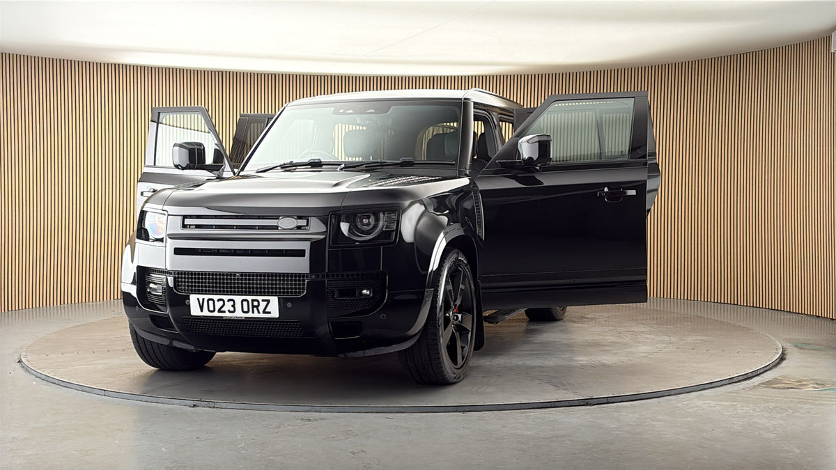 More views of Land Rover Defender 110