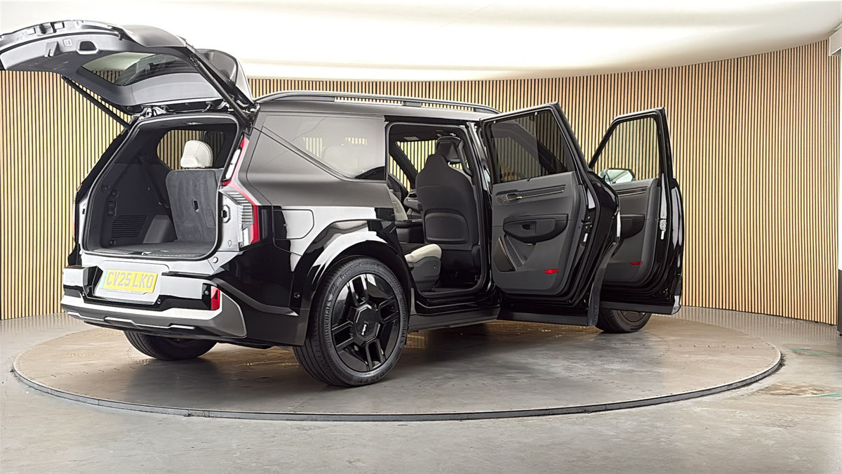 More views of Kia EV9