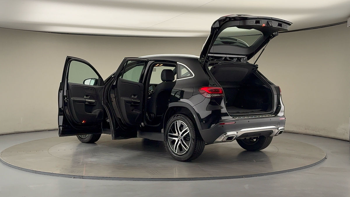 More views of Mercedes-Benz GLA