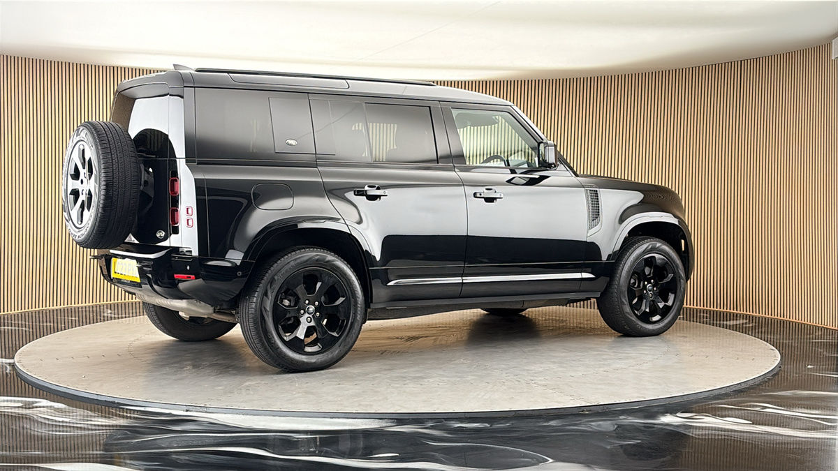 More views of Land Rover Defender 110