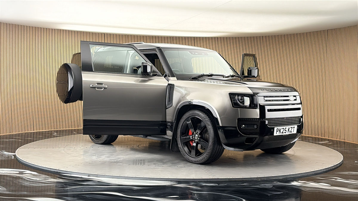 More views of Land Rover Defender 90