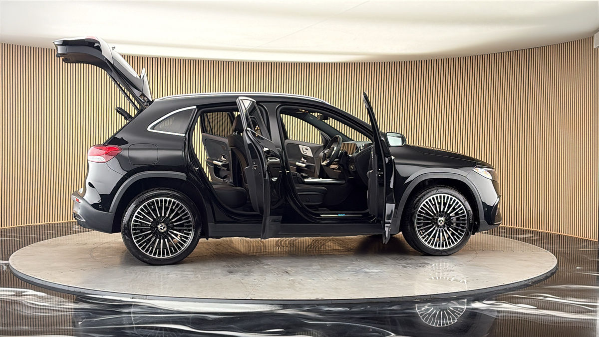 More views of Mercedes-Benz EQA