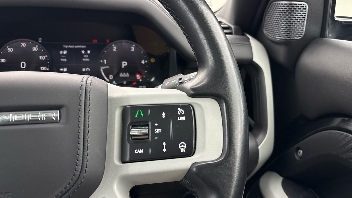 Land Rover Defender 90 Urban Image 14