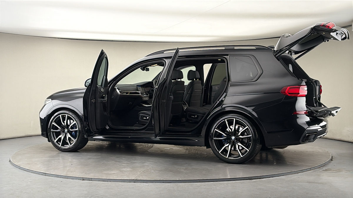 More views of BMW X7