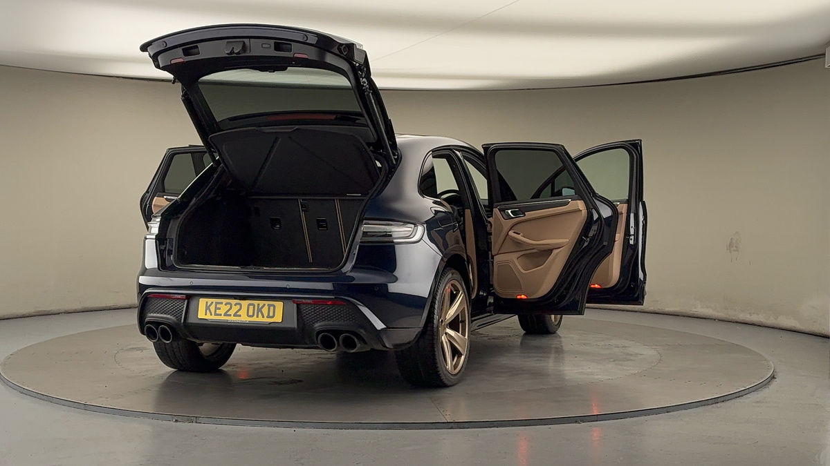 More views of Porsche Macan