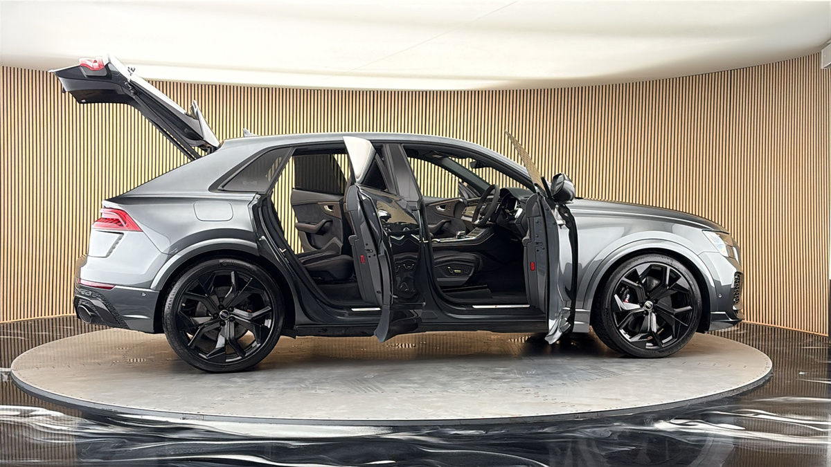 More views of Audi RSQ8