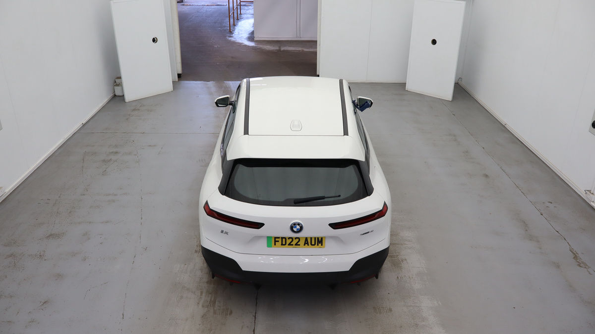 BMW iX Image 8