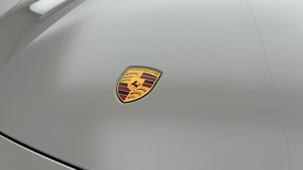 Porsche Taycan Image 24