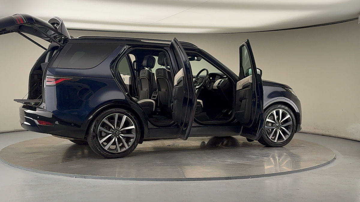 More views of Land Rover Discovery
