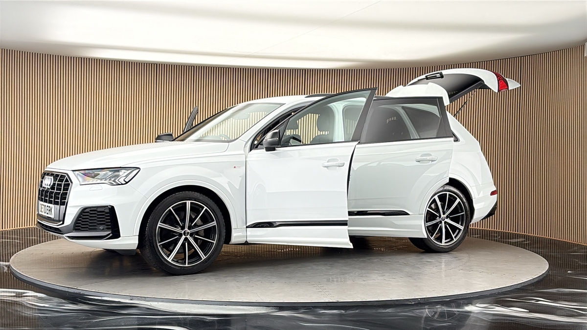 More views of Audi Q7