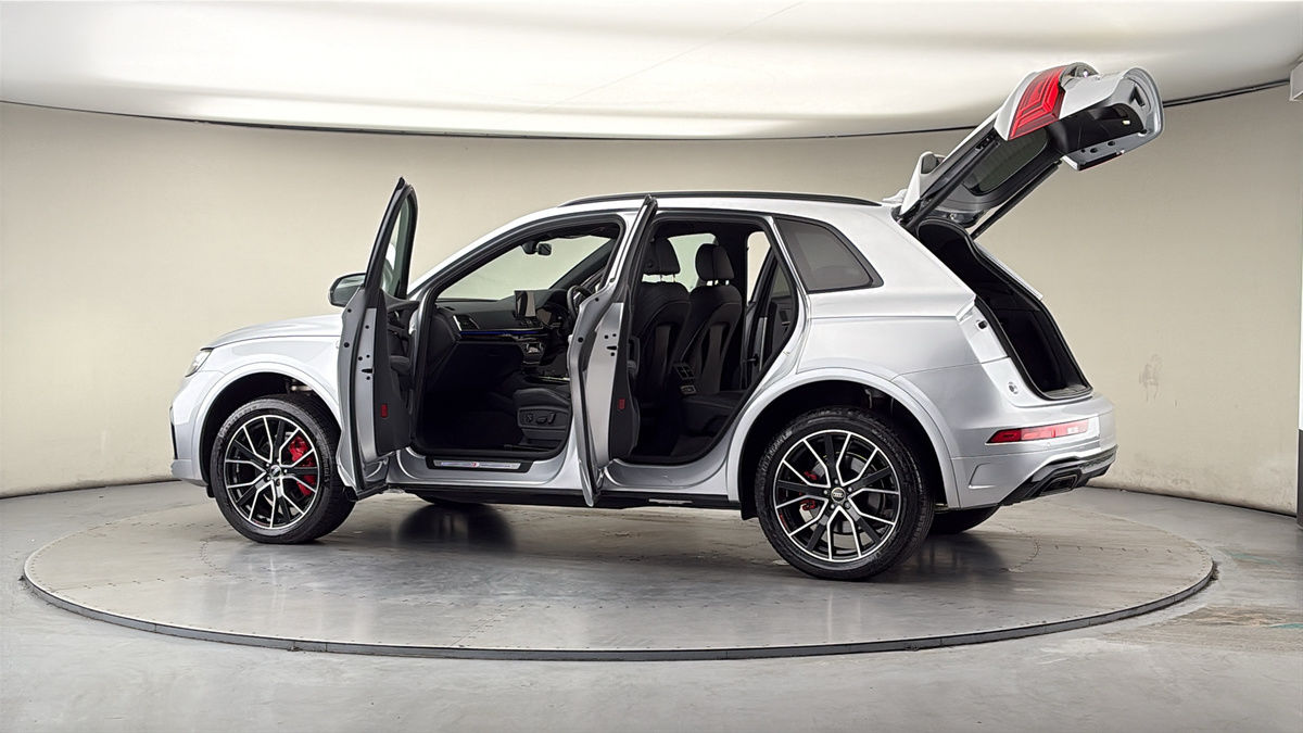More views of Audi Q5