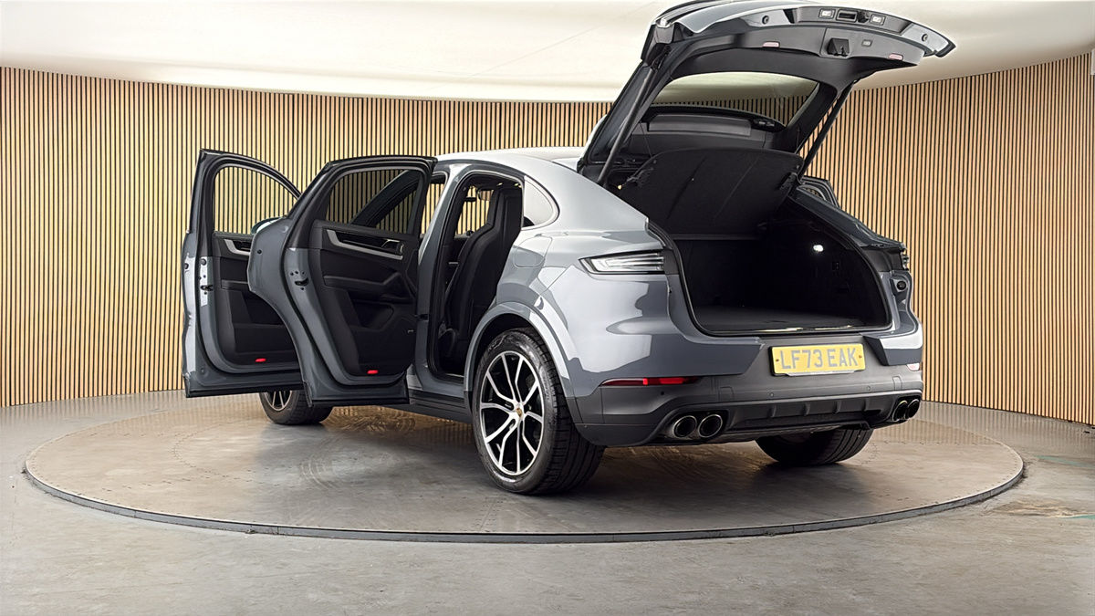 Porsche Cayenne Image 23