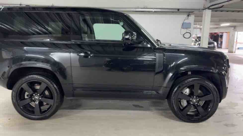 More views of Land Rover Defender 90