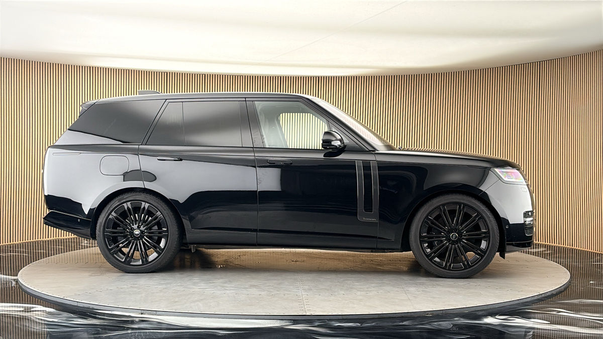 More views of Land Rover Range Rover
