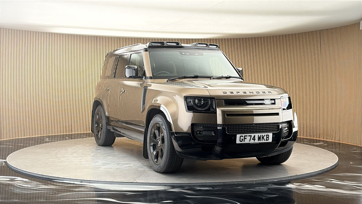 More views of Land Rover Defender 110