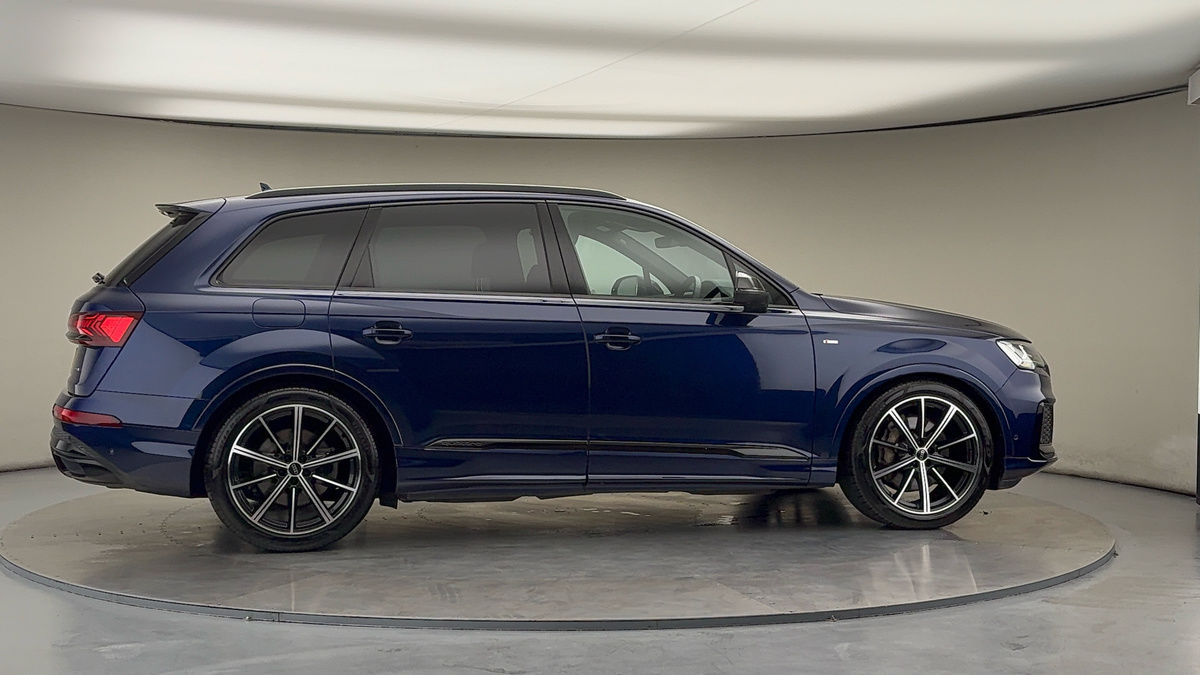 More views of Audi Q7