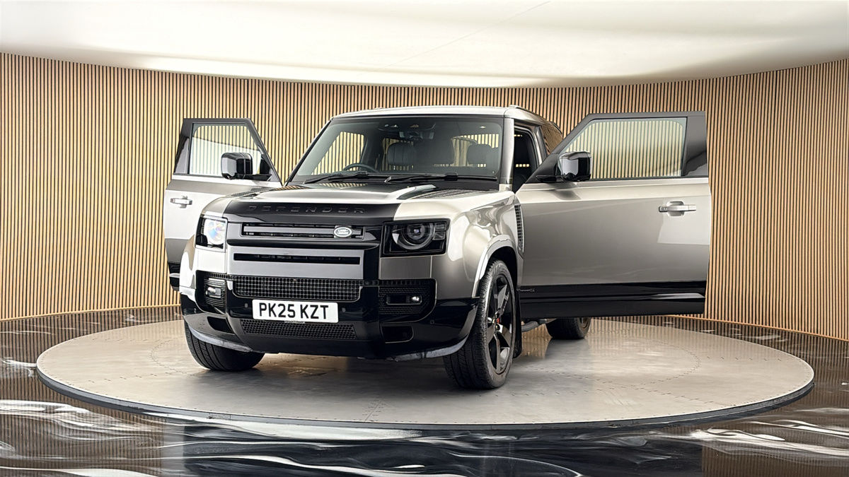 More views of Land Rover Defender 90